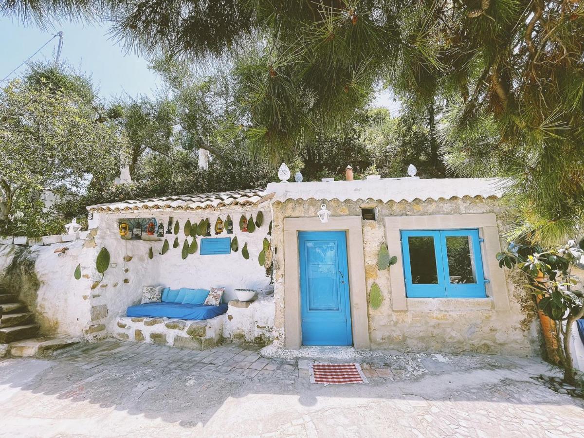 La Casa Del Nespolo Bed and Breakfast Capo dʼOrlando Exteriör bild